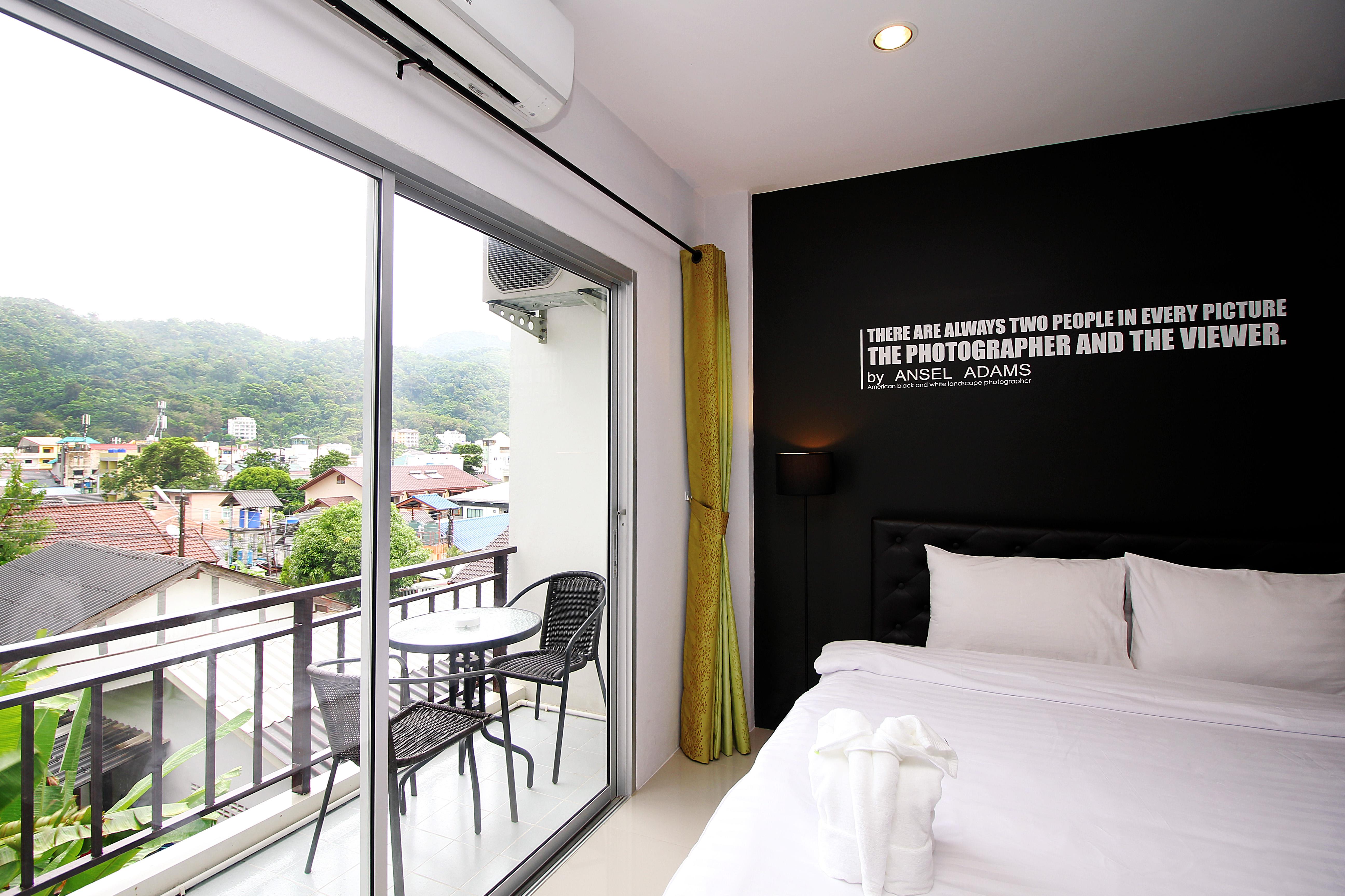 Hotel The Artist House Patong Exterior foto